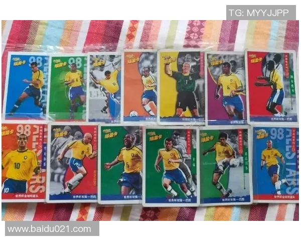 黑白光影下的激情绿茵诺亚尔足球球星卡收藏魅力