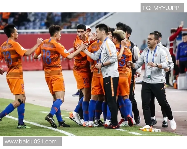 聚焦足球球星转会市场解析全球豪门之间的博弈与未来趋势